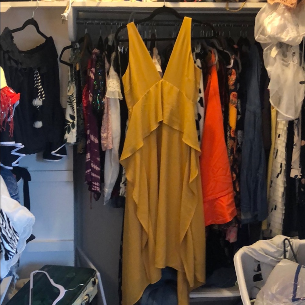 Flowy Gianni Bini Mustard Yellow Midi Dress